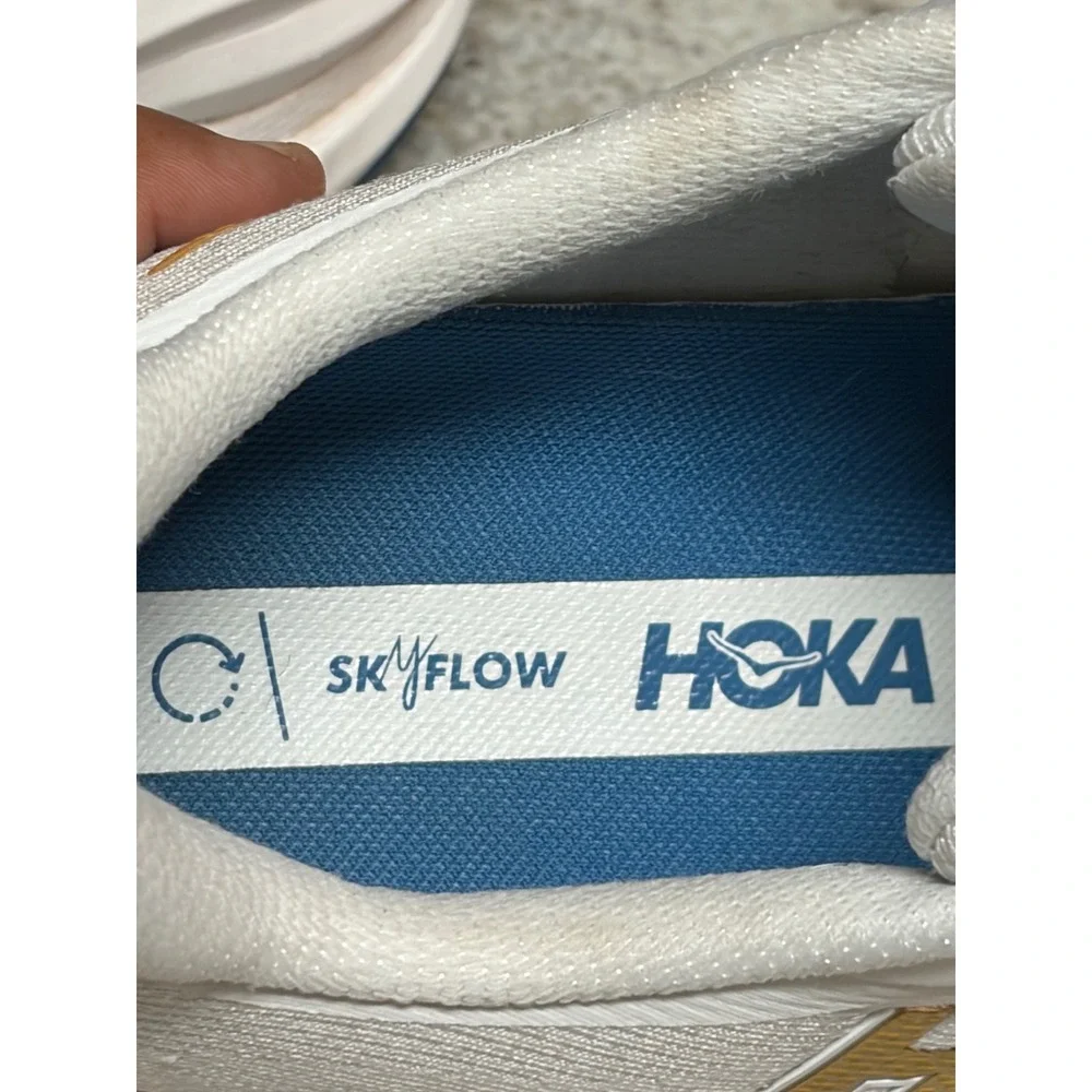 Hoka Skyflow Mens Running Shoes White Gold Frost 1155111 FTG Size 10 D